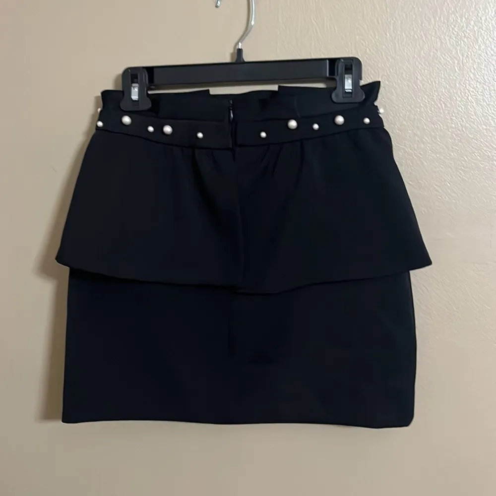 Zara Black Slimming Mini Skirt with Pearl Beads Detail Sz S - Image 2