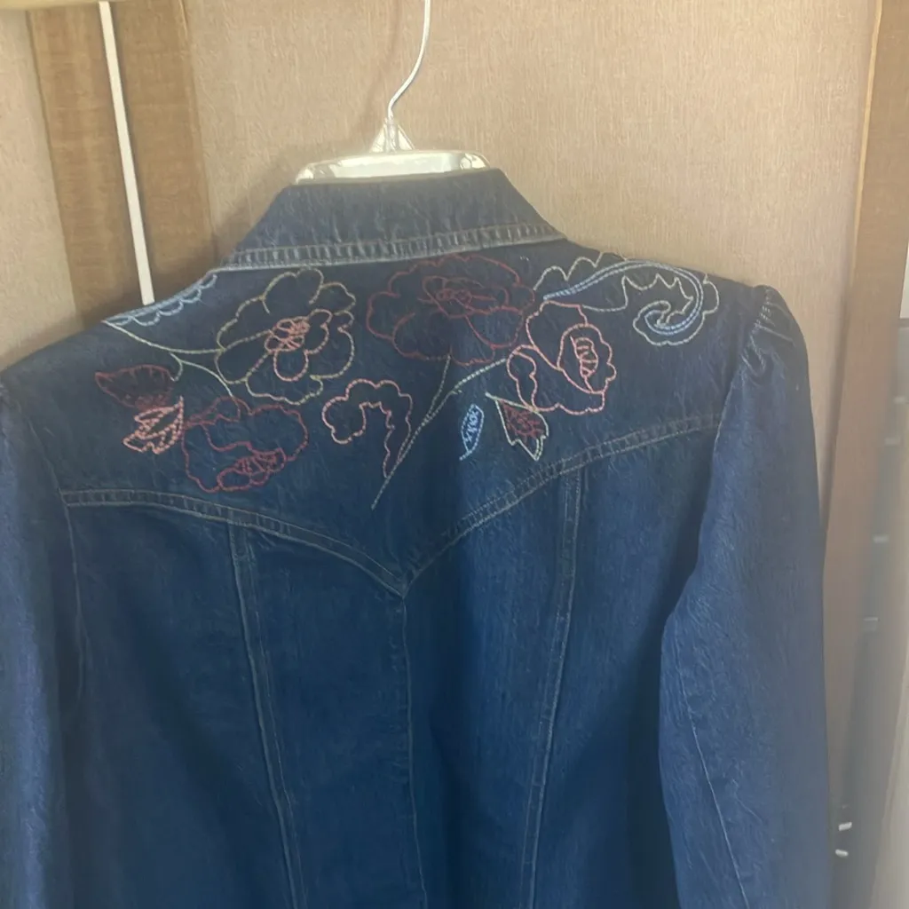 I.e relaxed Women's Blue Denim western look Jacket medium - Image 5