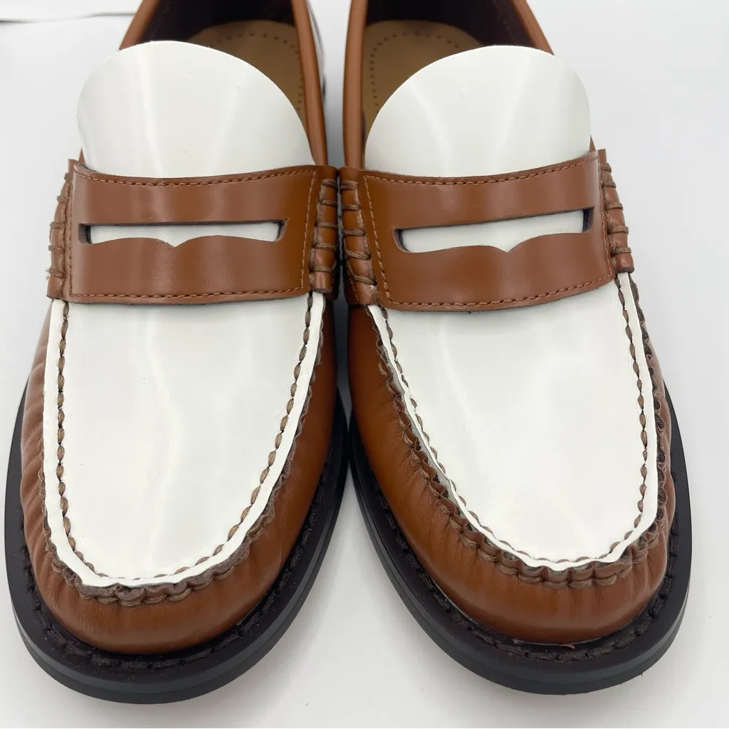 Aqua Kendl leather slip on comfy loafers women’s Size 6M brown/white - Image 7