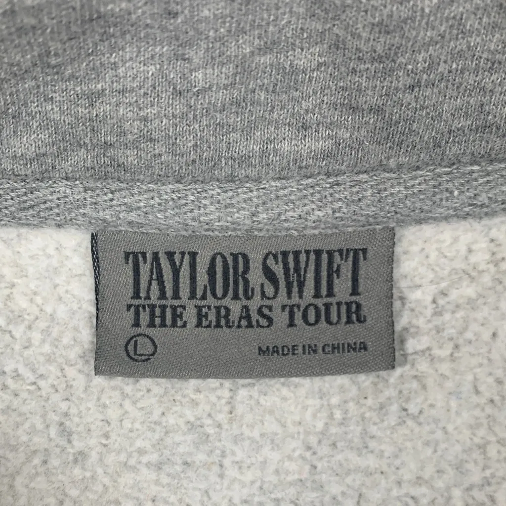 Taylor Swift size large eras tour Gray 1/4 zip long sleeve sweat shirt concert m - Image 3