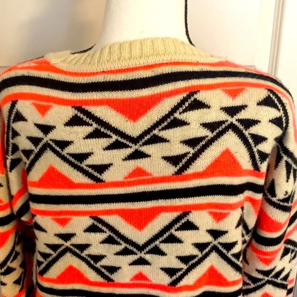 Forever 21|| Fluorescent peach/white/ black Aztec print sweater - Image 5
