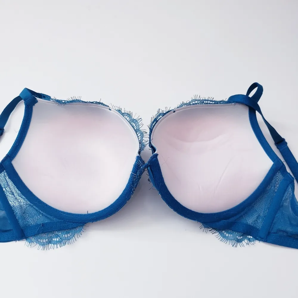 Victoria's Secret  Very Sexy Laxe Pushup Bra Lined - Image 4