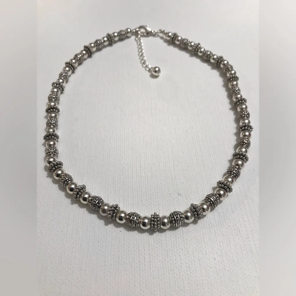 Elegant Silver Tone Beaded Necklace 16” inches plus extender - Image 3