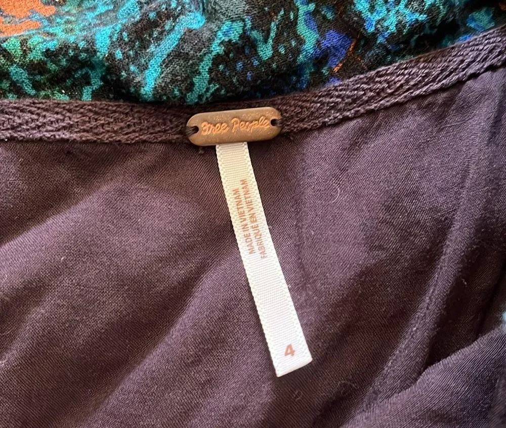 NWT halter top size 4. Who is she combo. - Image 3