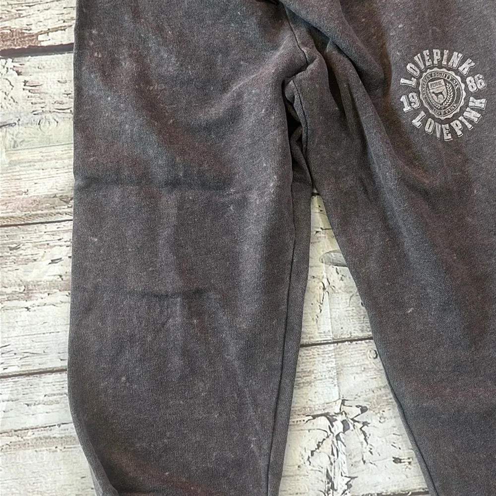 PINK Everyday Lounge Victoria's Secret
Stucco Wash Heritage Logo - Image 8