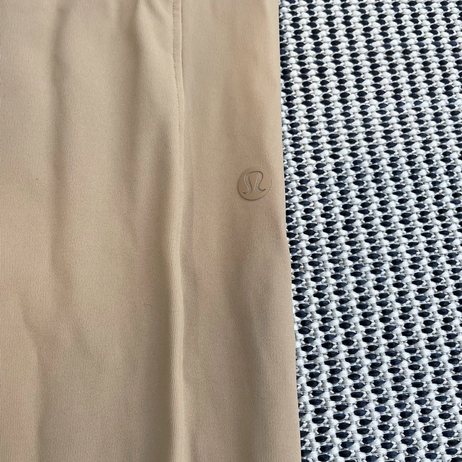 Lululemon Women's 6 Stretch High-Rise Pants On the Fly‎ Jogger Luxtreme Khaki - Image 4