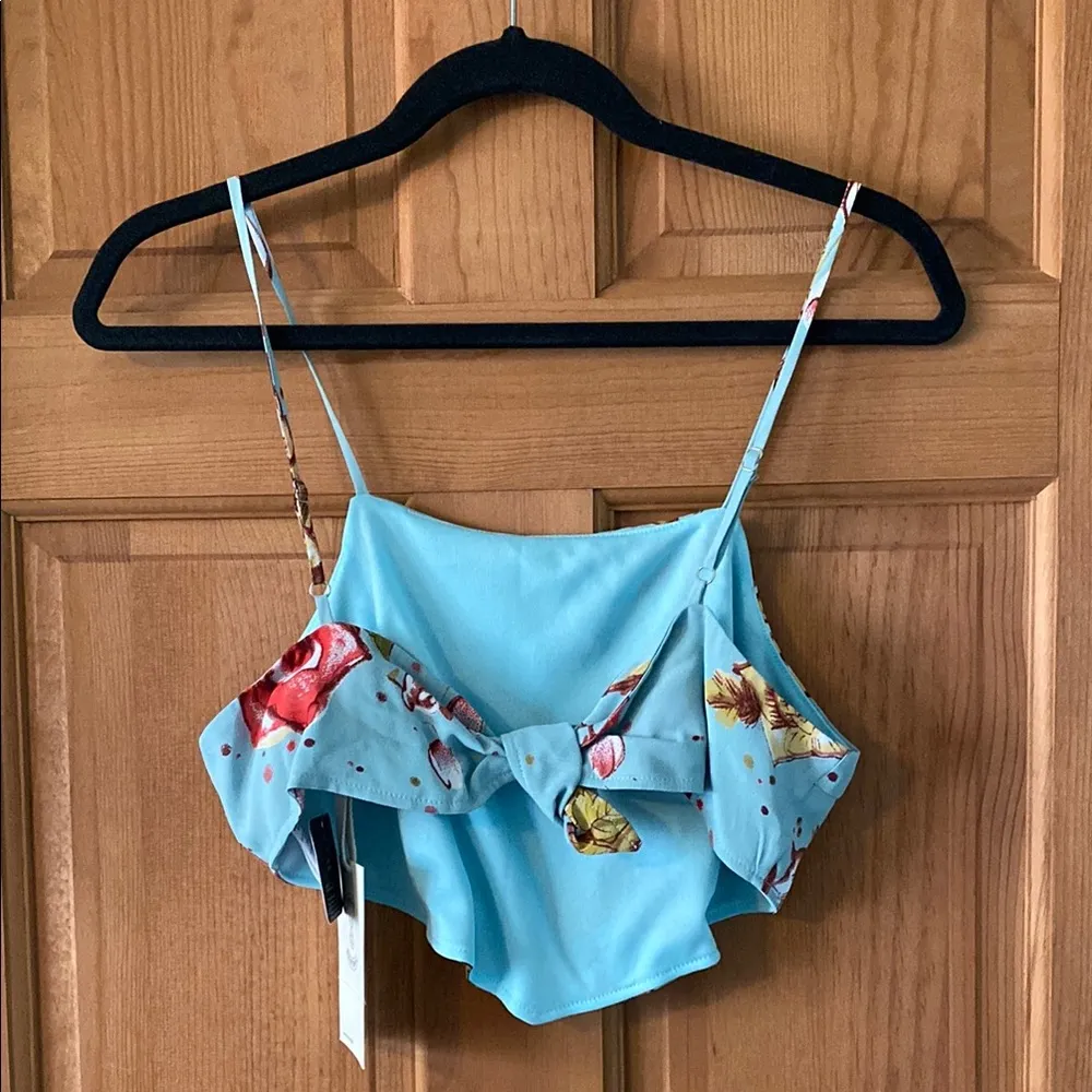 Urban Outfitters Renewal Size Extra Small XS Floral Blue Crop Top New with tag - Image 4