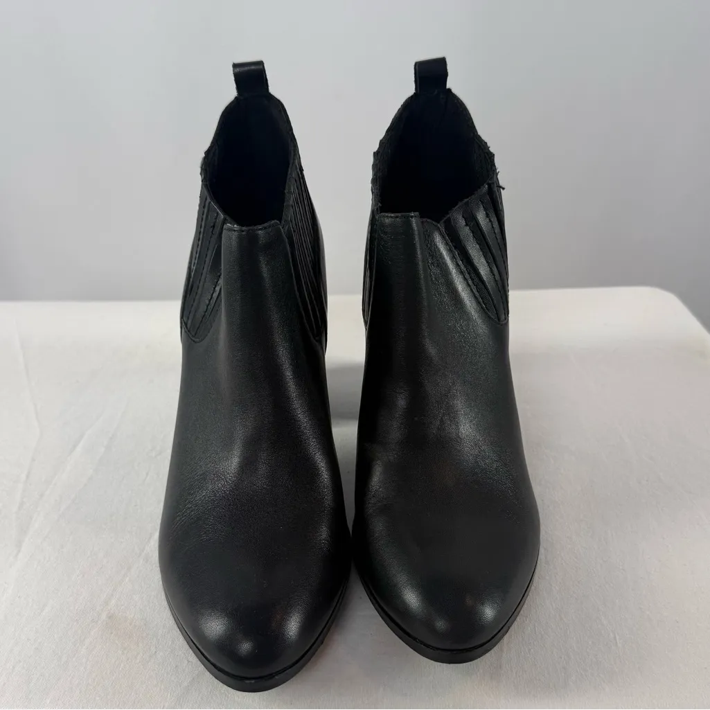 Kelsi Dagger Leather Pull On Heeled Bootie in Black Size 9.5 - Image 3