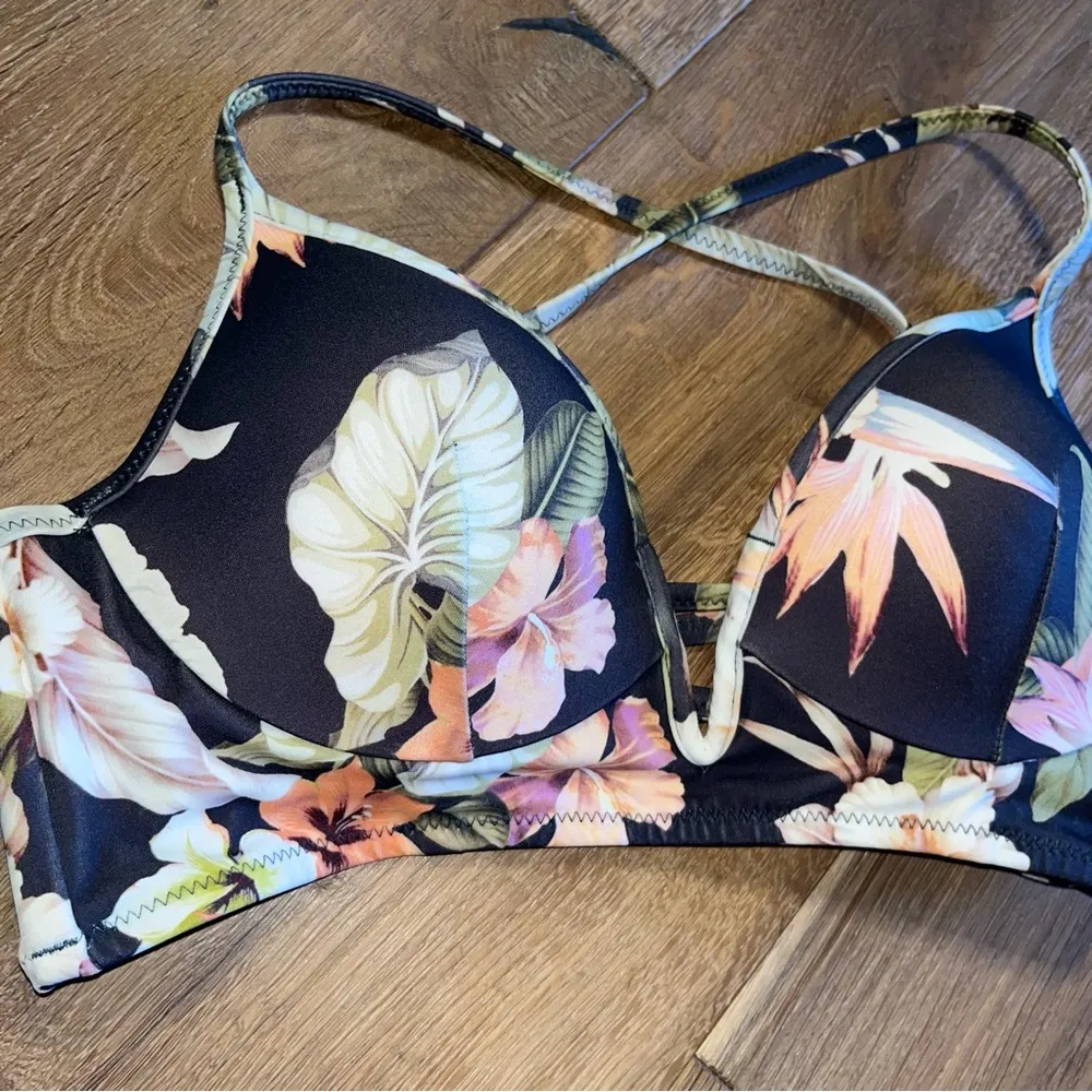 Shade & Shore 32B Push-up Bikini Top - Image 3