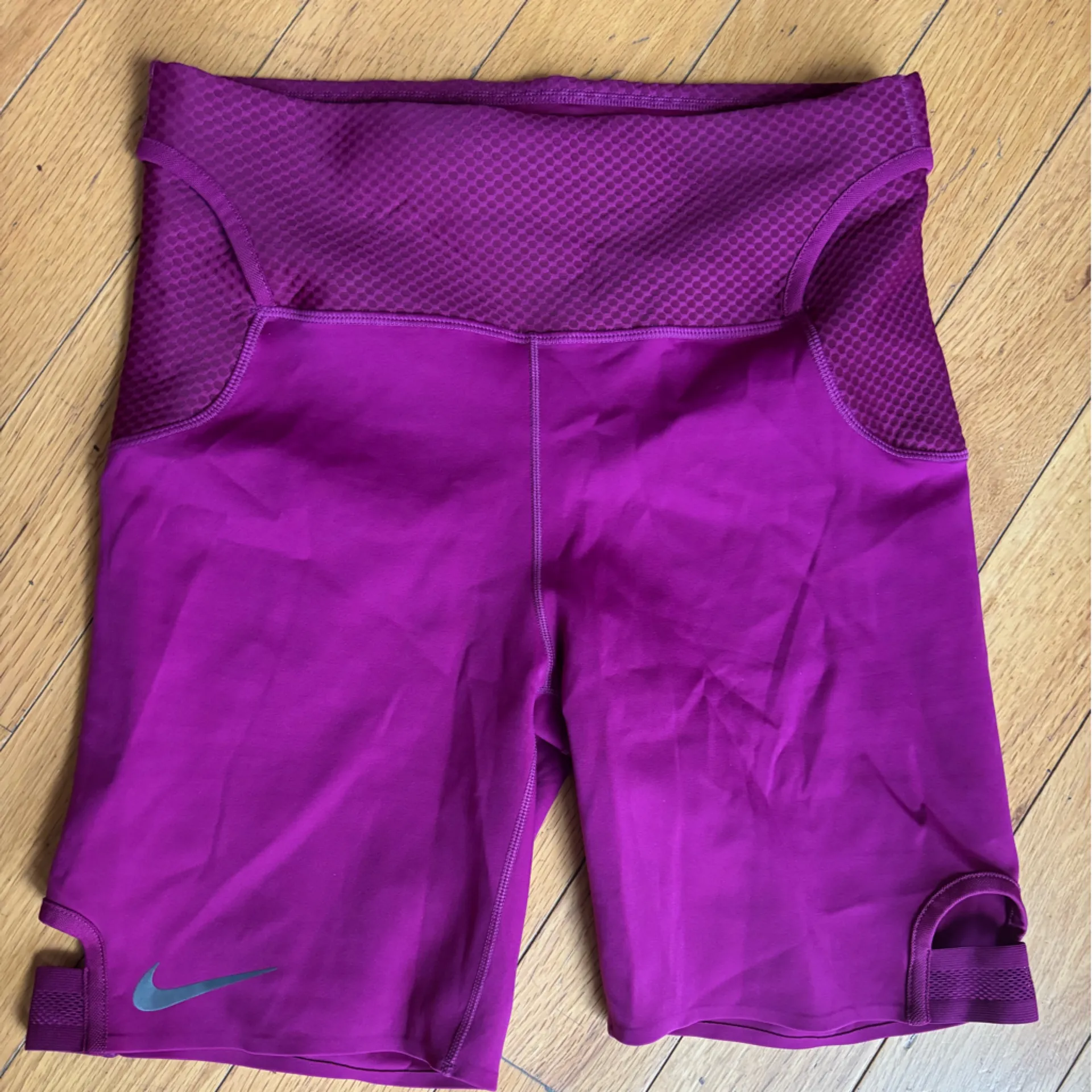 Nike Women's Fuchsia Compression Biker Shorts size L - Image 4