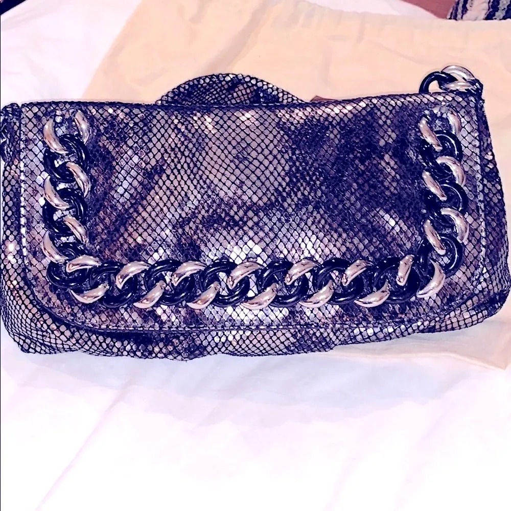 Michael Kors RARE VINTAGE Metallic Python ID Chain Shoulder Bag - Image 4