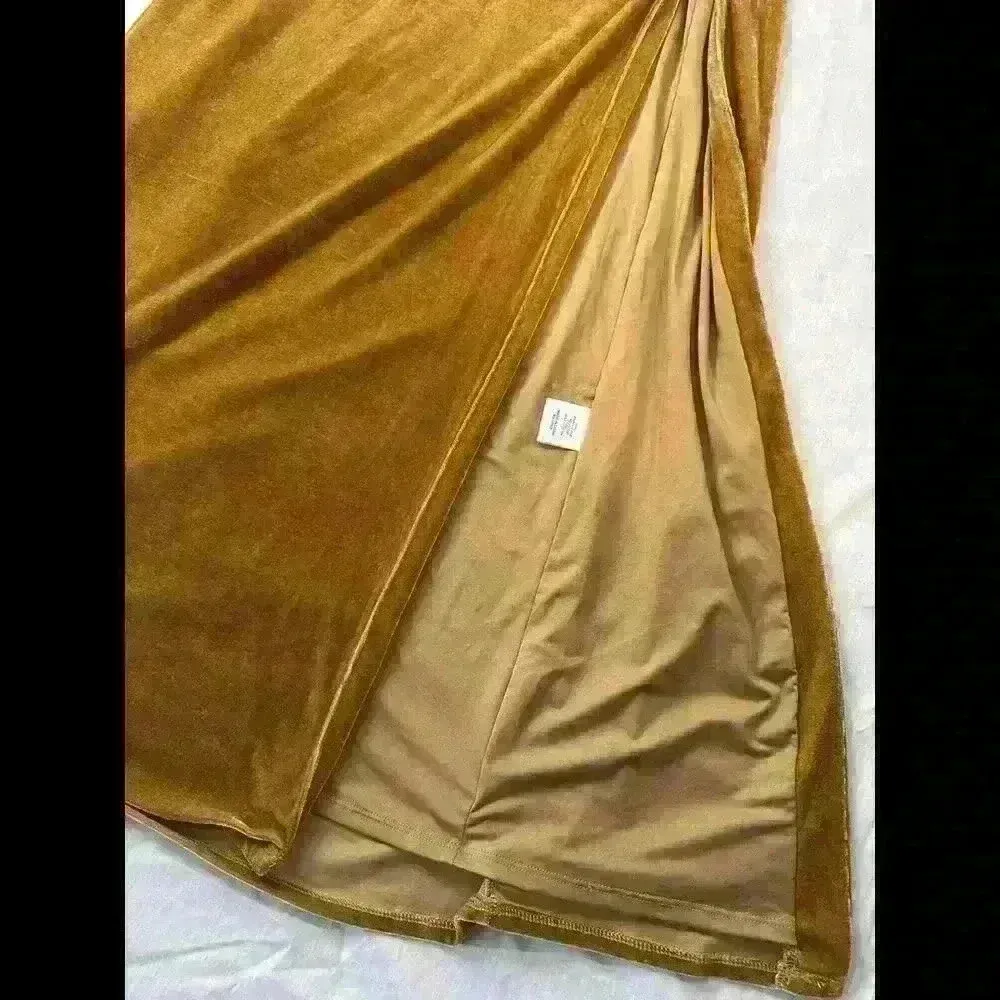 Revolve  Lina  Velvet Floor Length Dress Size M Womens Gold Party Event Maxi NWT - Image 5