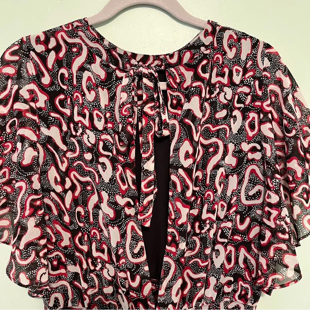 Rebecca Minkoff Tasha Abstract-Print Dress Red Black & White 6 EUC Tie Open Back - Image 10