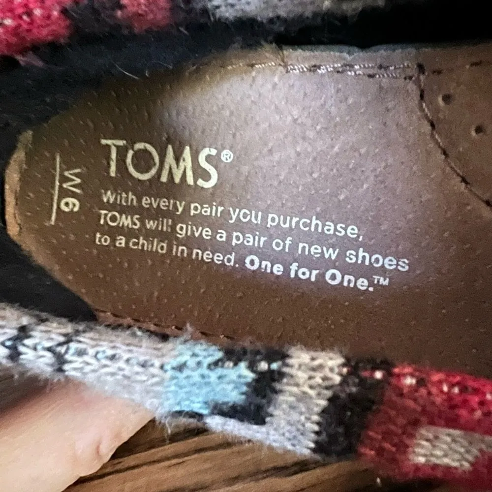 TOMS Aztec print red, black, white and blue flats women’s size 6 - Image 7