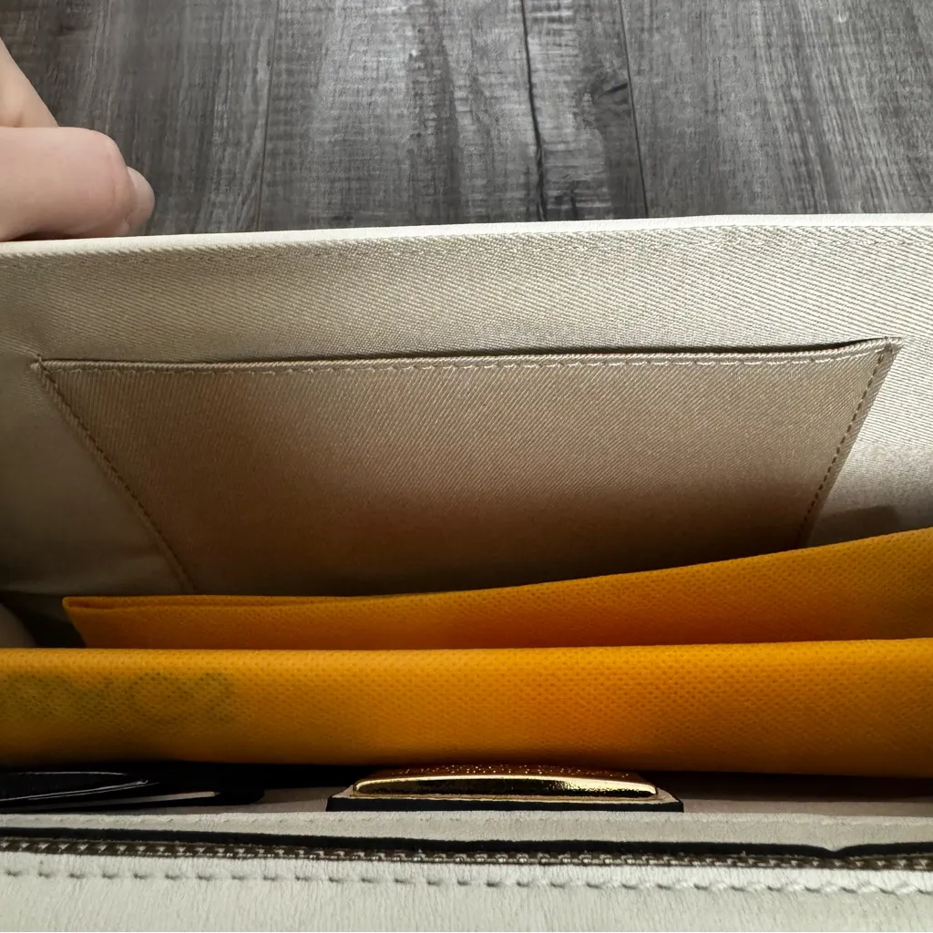 Valentino by Mario Valentino Lena Signature Leather Crossbody Cream White NWT - Image 8