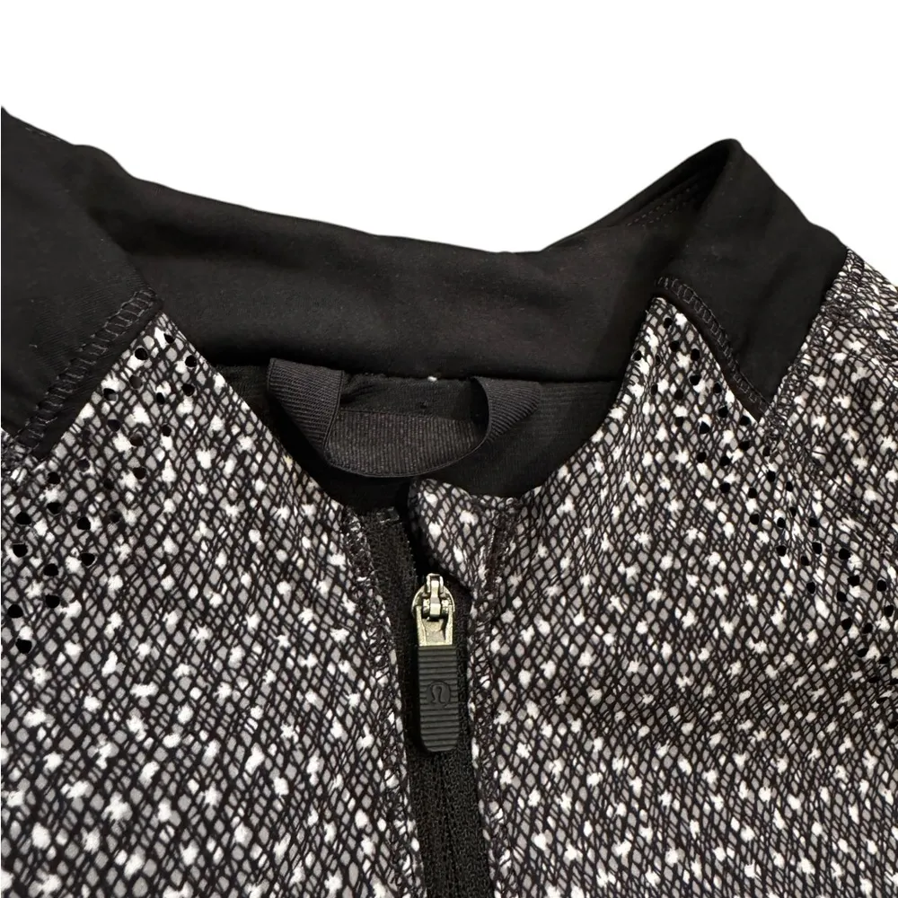 Lululemon Hit It Jacket Womens Size 6 Frozen Fizz Black White Zip Up Lightweight - Image 3