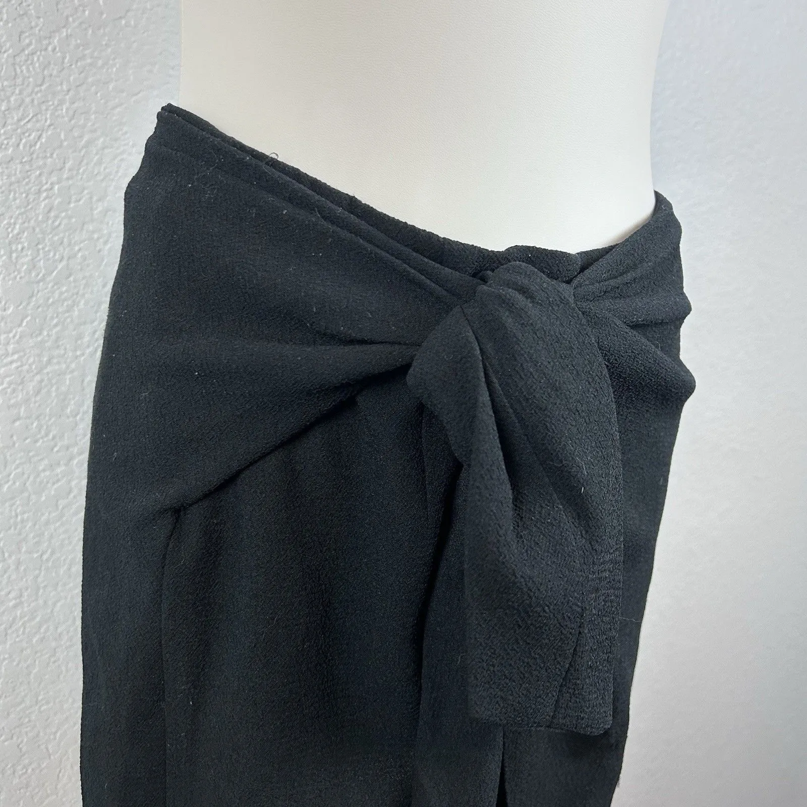 Who What Wear Women's Skirt Black Stretch Tie Asymmetric Mini Wrap Size 4 - Image 3