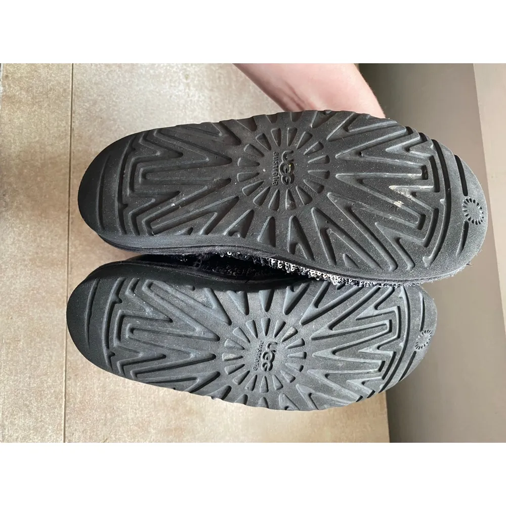 UGG Australia Black Sequin Boots Short Classic Shearling Winter Snow Ski Cold - Image 5