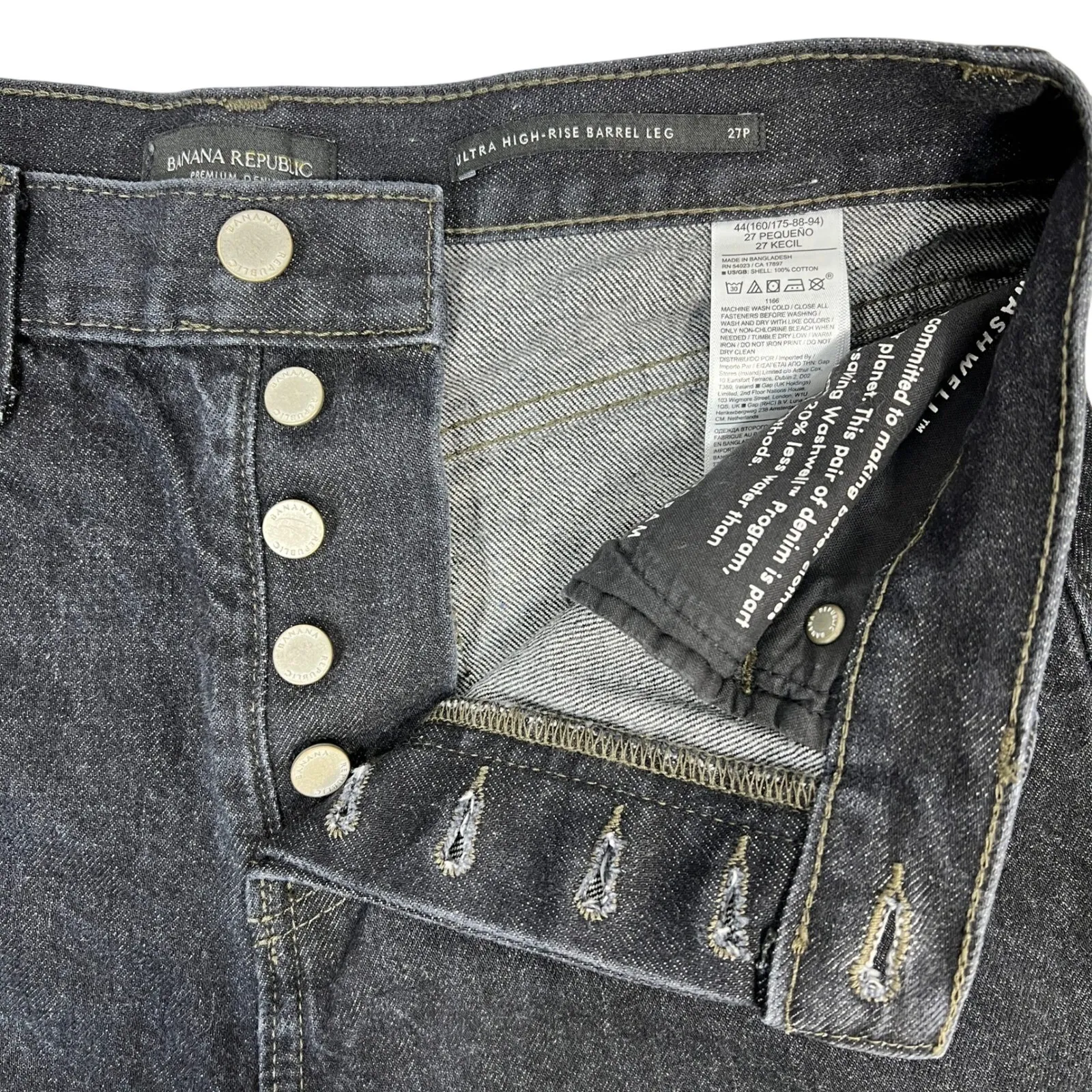 Banana Republic Ultra High Rise Barrel Leg Jeans 27"P Black Rinse Denim Grunge - Image 3