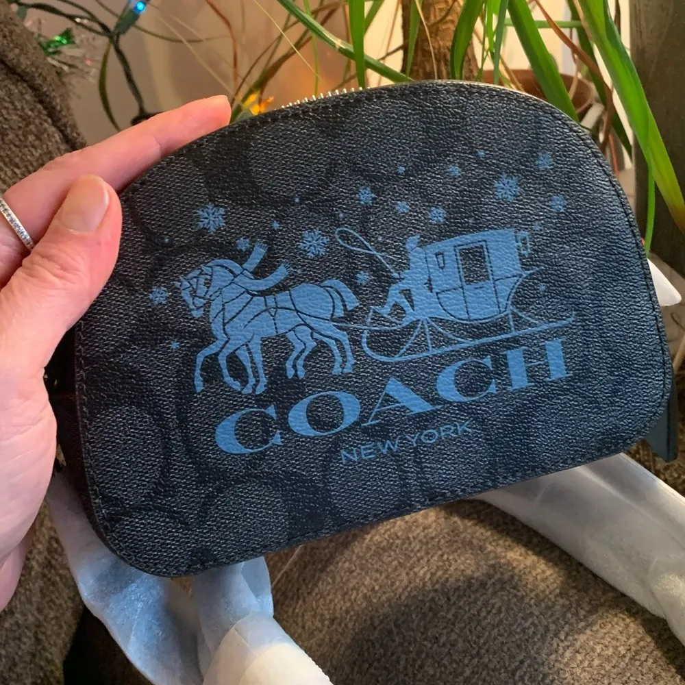 Authentic COACH Signature Coated canvas /smooth leather zip top crossbody - Image 9