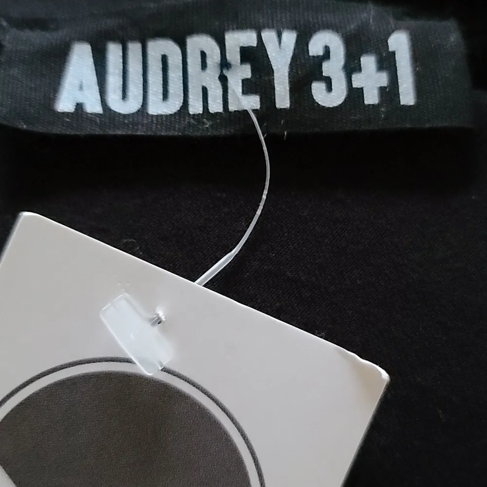 Miss Behavin Audrey 3+1 tunic size large - Image 5