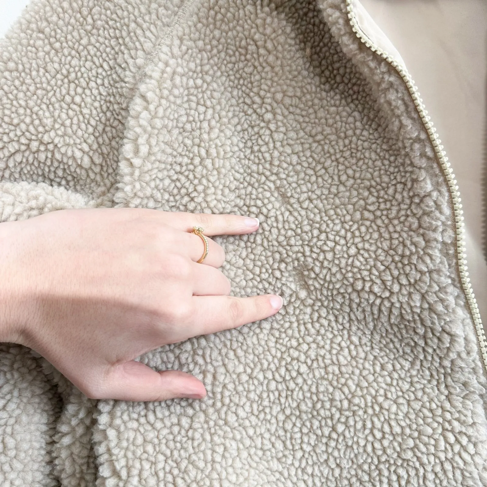 Brandy Melville | John Galt Willow Full-Zip Sherpa Teddy Jacket in Tan - Image 6