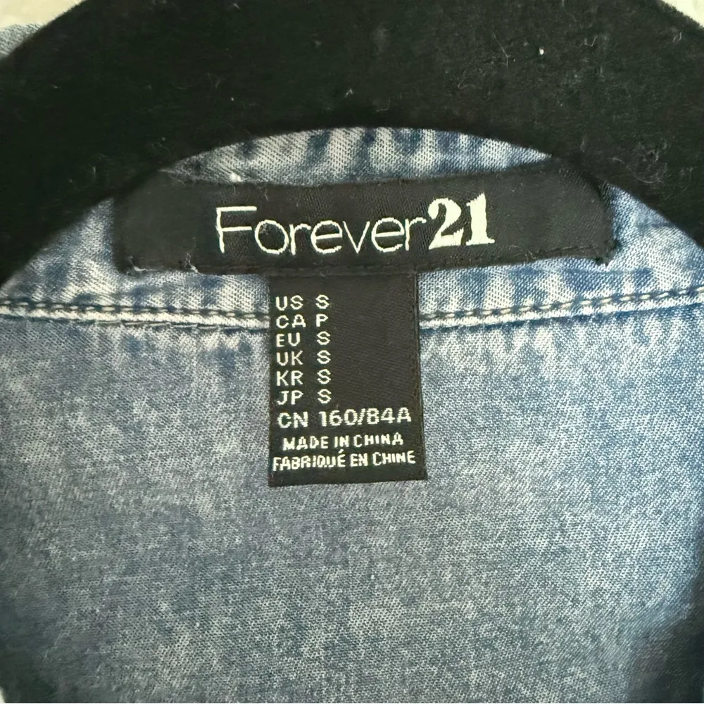 Forever 21 Denim Button Down Shirt - Image 3