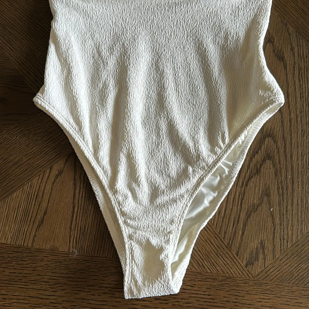 VIX Firenze Lou One Piece, Size Large, Brand New, $248 White - Image 11