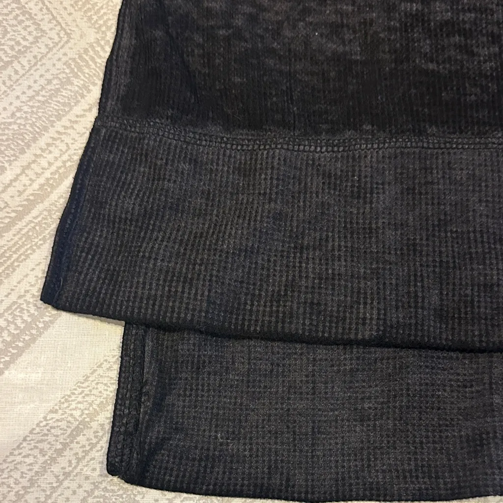 Z Supply Women’s Lightweight Waffle Oversized Grey Black Shirt Size Small - Image 3