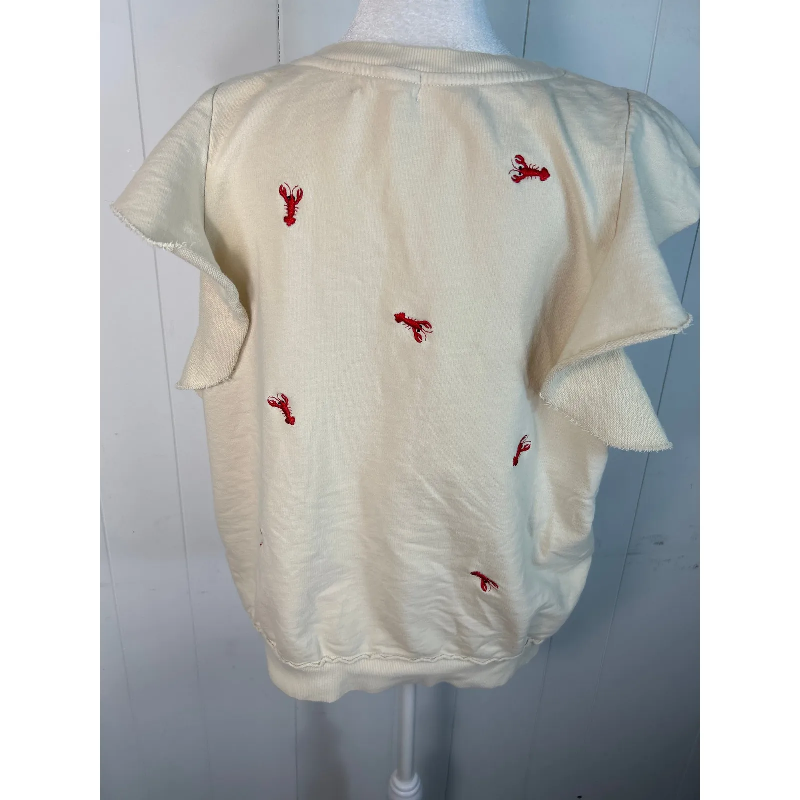 T.La Sleeveless Lobster Ruffle Sweatshirt in Cream/Red. Size XL Red - Image 6
