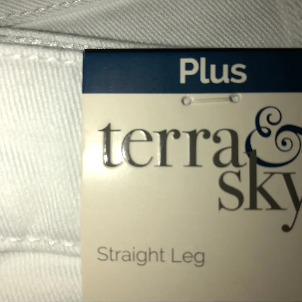 TERRA & SKY Womens Straight Leg Jean Size 28W White High Rise Medium Weight New - Image 6