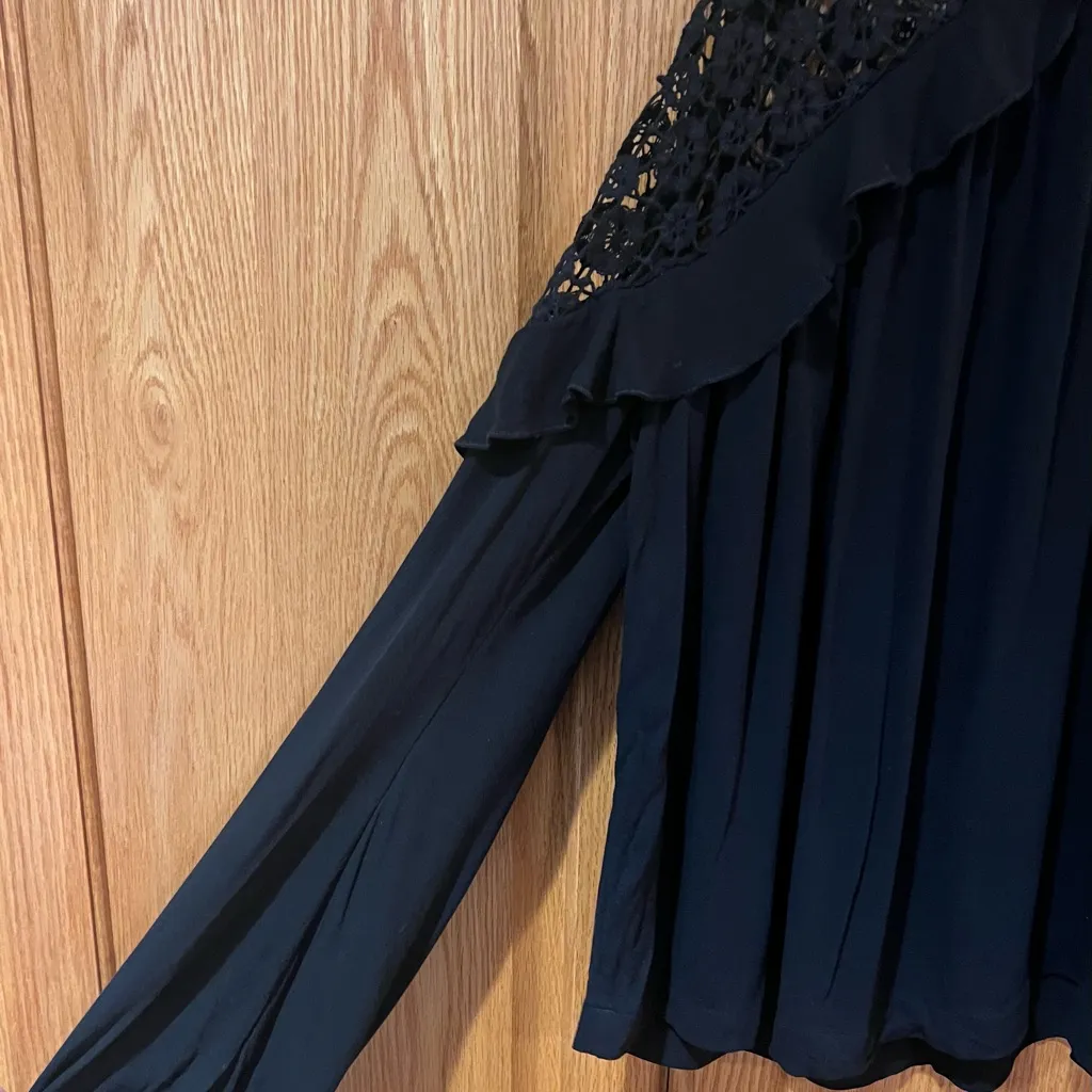 Free People Little Bit Of Love Crochet Lace Ruffle Keyhole‎ Blouse Black Size XS - Image 13