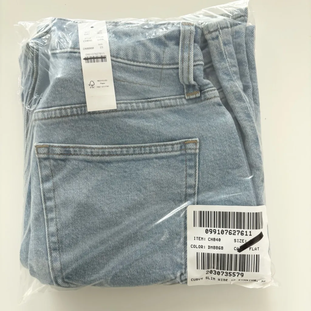 NWT J. Crew Curvy Slim-wide Jean Synniva Wash - Image 6