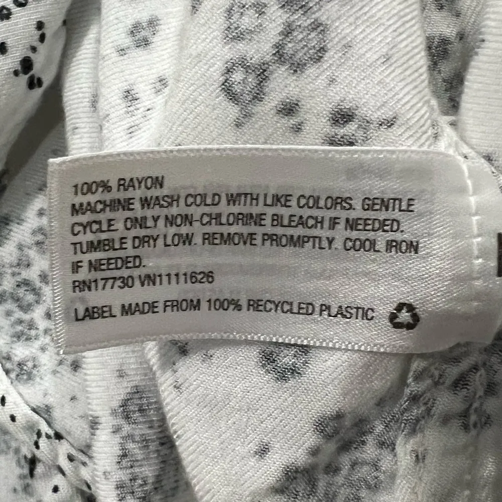 Isabel maternity medium shirt with long sleeves white and black - Image 3