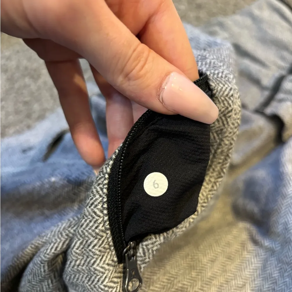 Lululemon Base Runner 1/2 Zip Pullover - Image 3