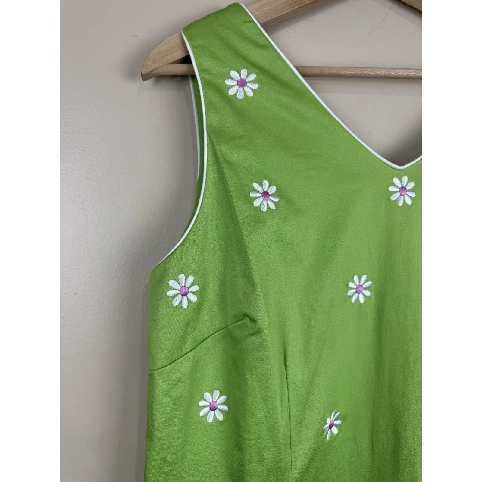 Sag Harbor Lime Green Embroidered Floral Sheath Dress Sleeveless V-Neck Size 14P - Image 3