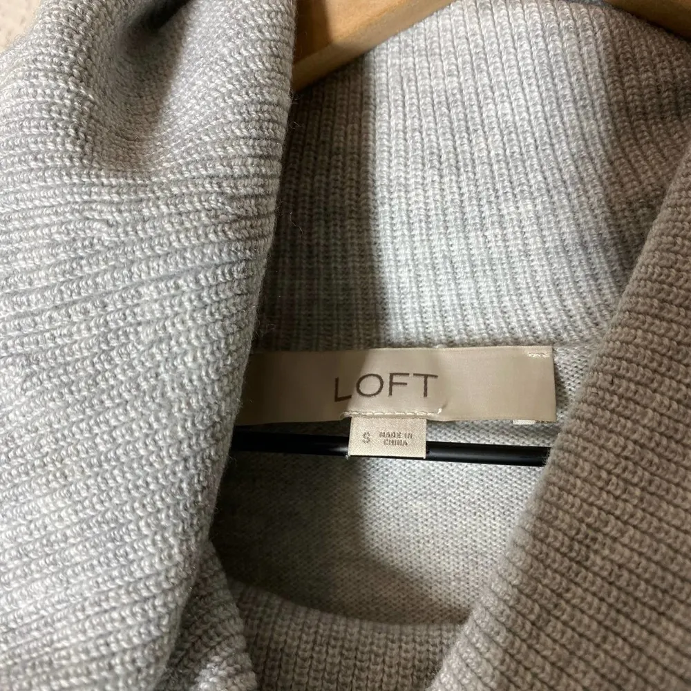 Loft Light Gray Cowl Neck Tunic Sweater Size Small - Image 4