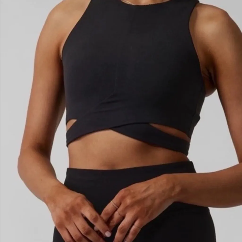 Athleta Conscious Cut Out Crop Top Sports Bra Sz XS Black - Image 3
