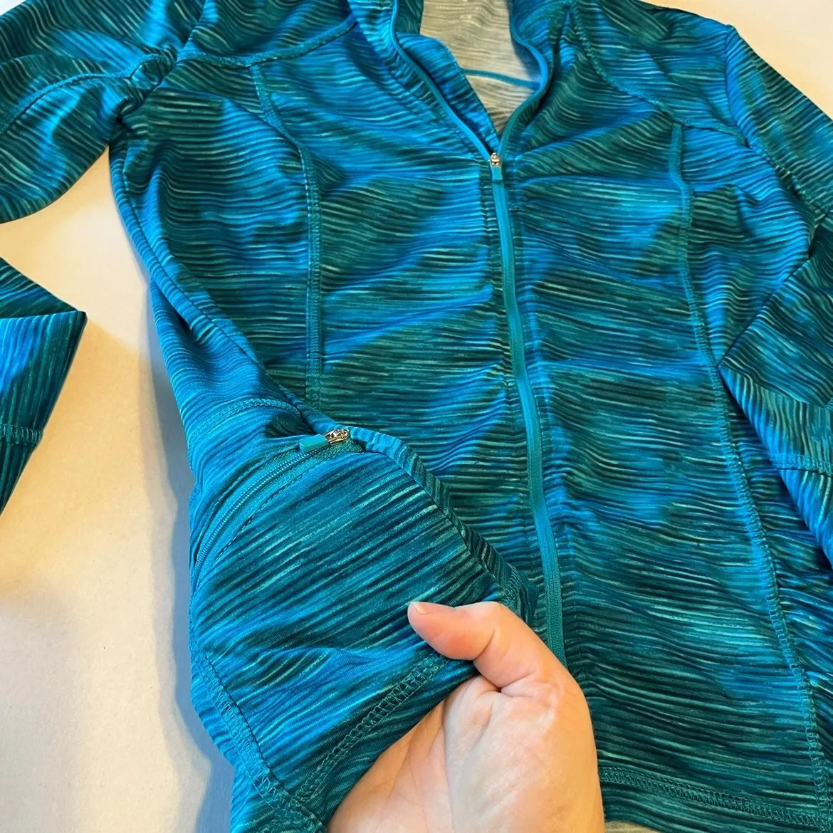 Everlast Women's Medium Slim Fit‎ Full Zip Activewear Jacket Multicolor Striped - Image 3