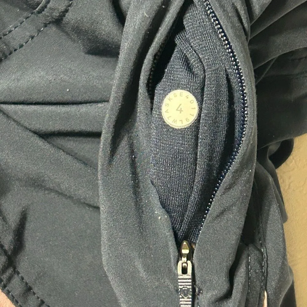 Lululemon  Reversible Running Shorts Size 4 Mauve Navy - Image 6