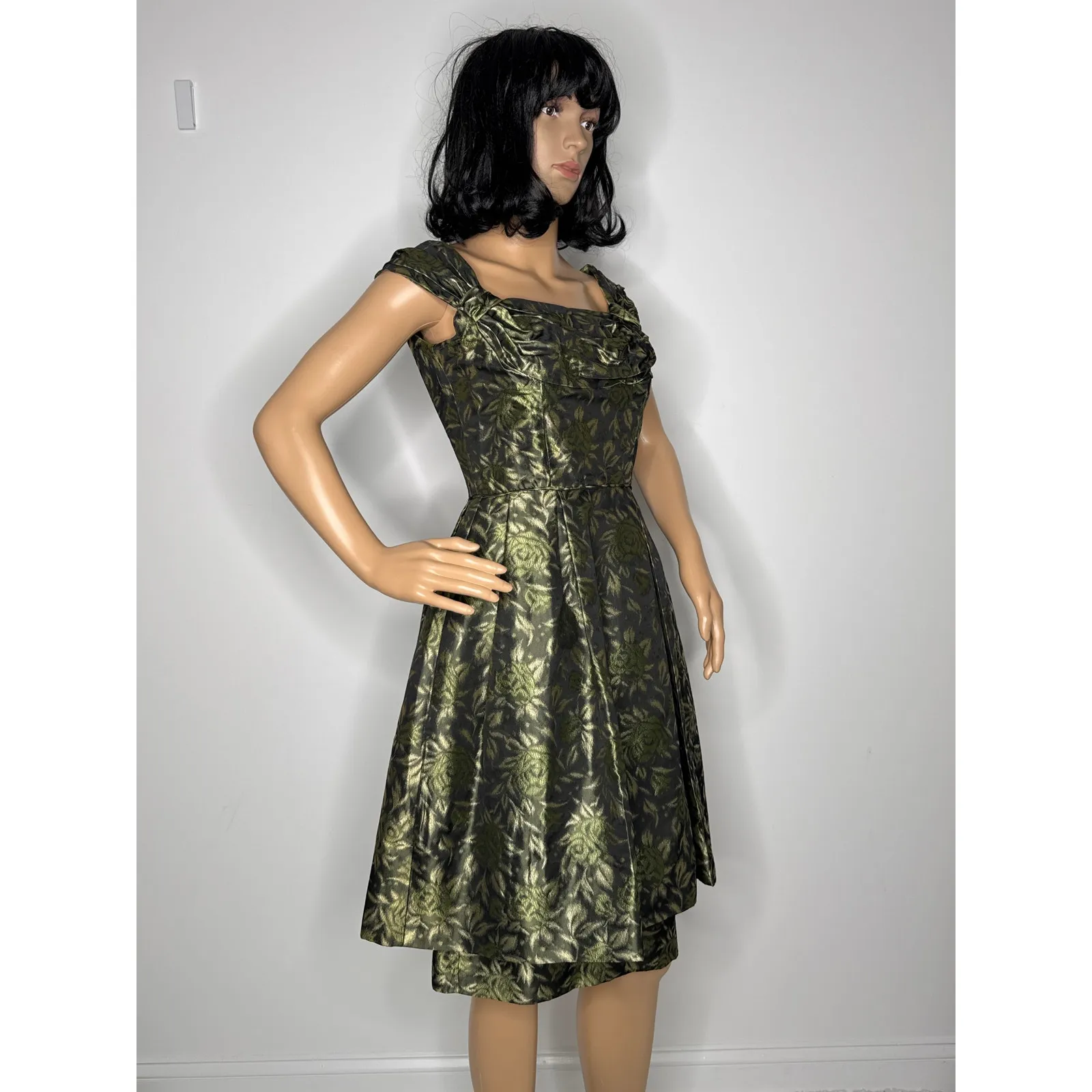 Vintage 1950s Olive Gold Brocade Cocktail Dress with Boned Bodice  XS - Image 7