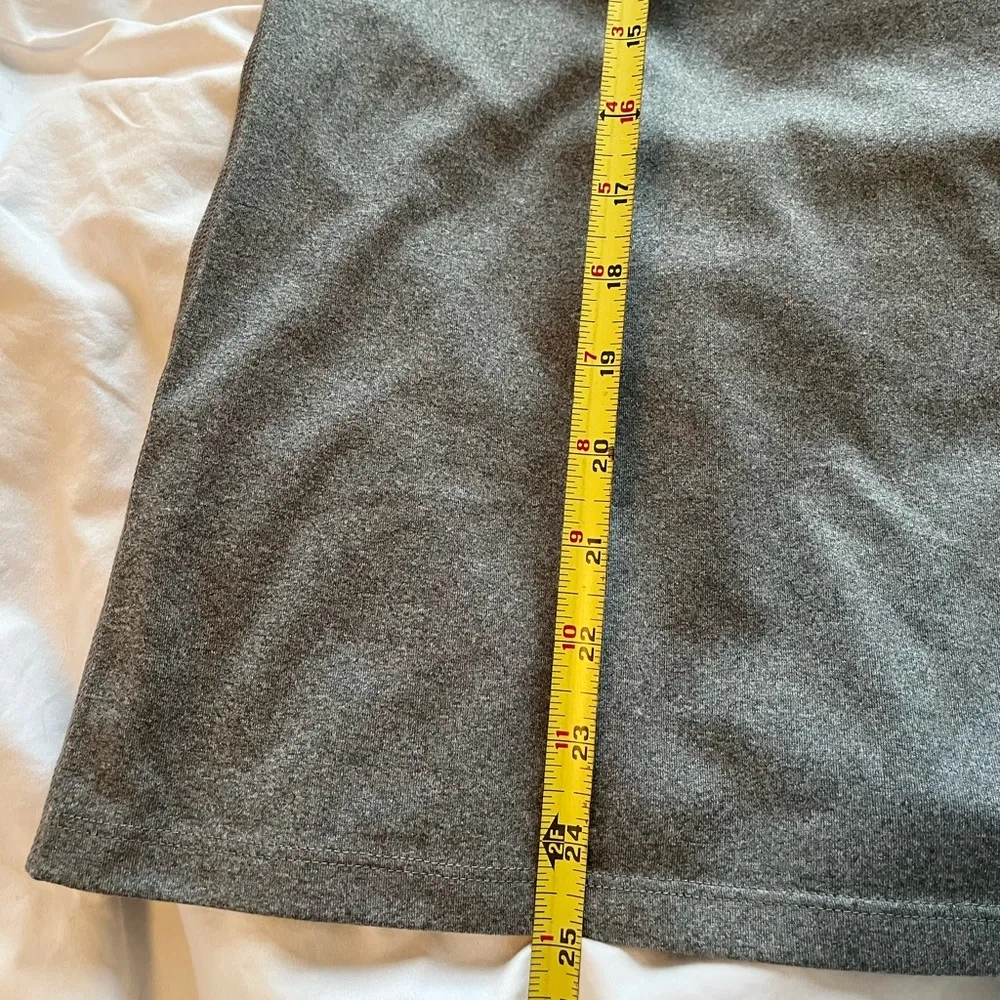 Never worn: gray REI athletic T shirt Size M - Image 8
