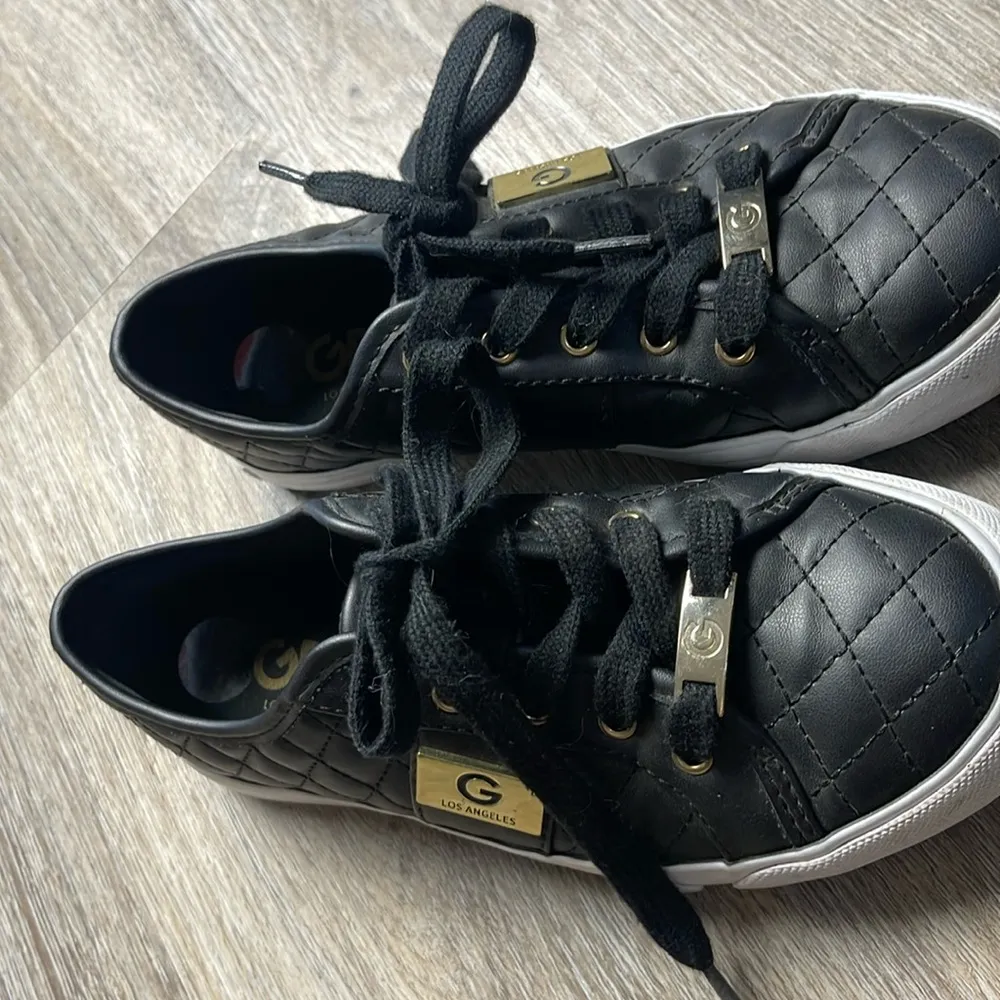 G by Guess Faux Leather Quilted Shoes Size  6 - Image 9