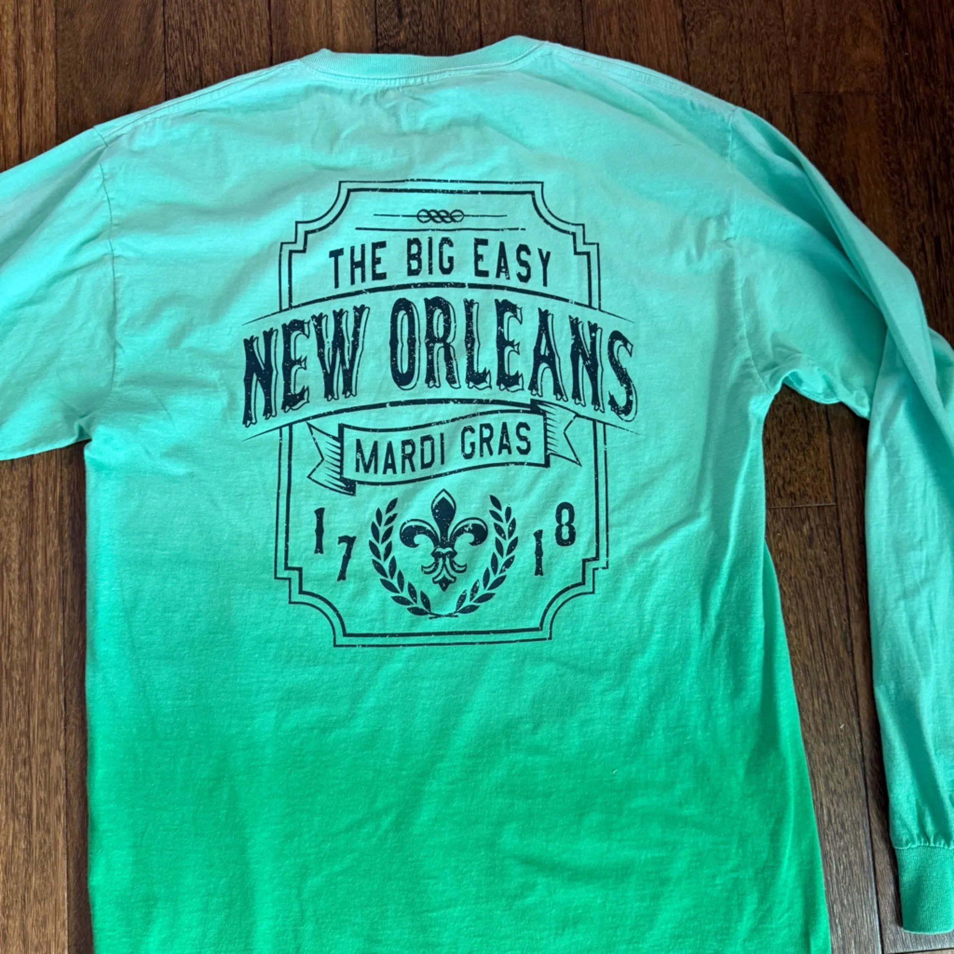 Green New Orleans Long Sleeve Shirt Size Medium - Image 5