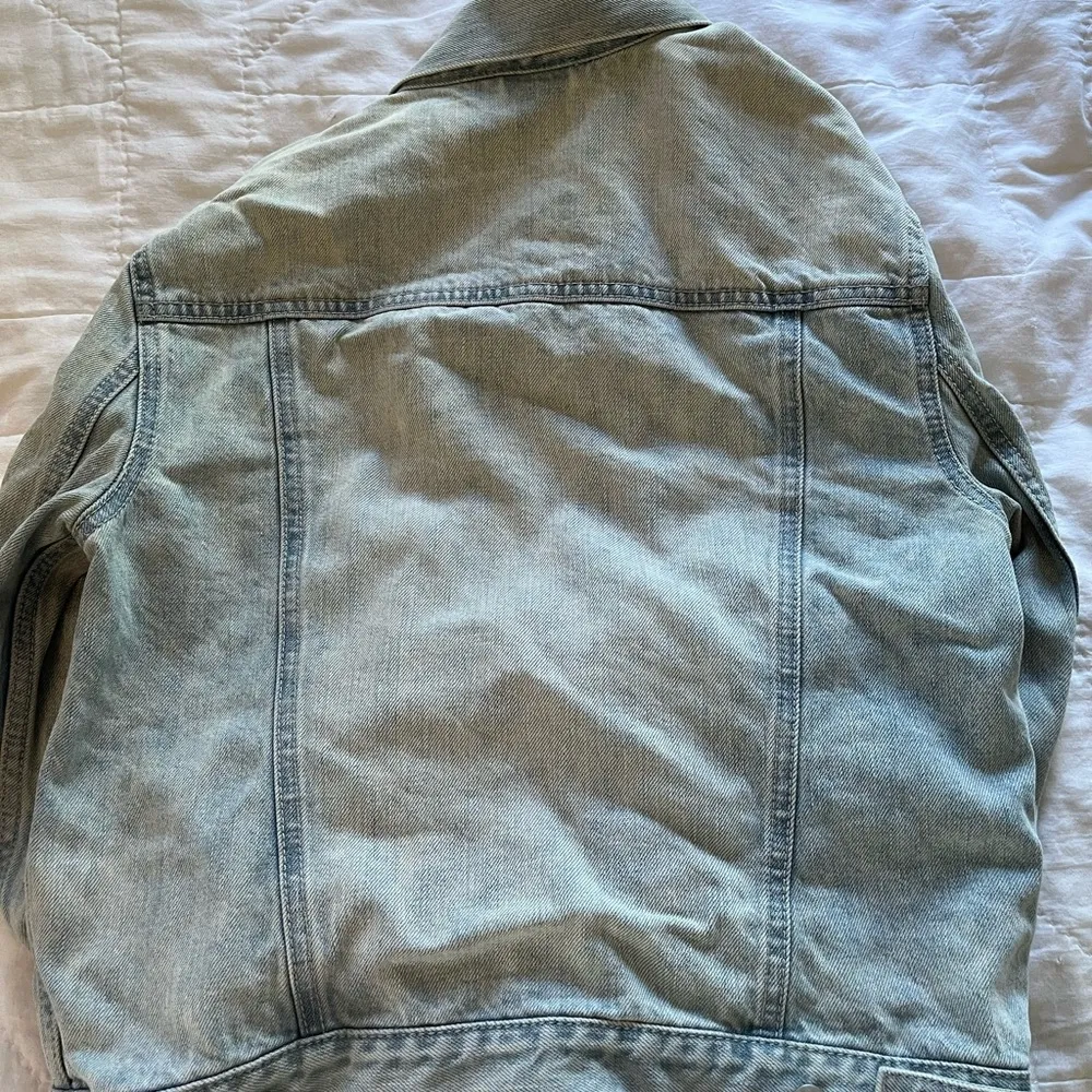 GAP 1969 faded style light blue jeans jacket - Image 8