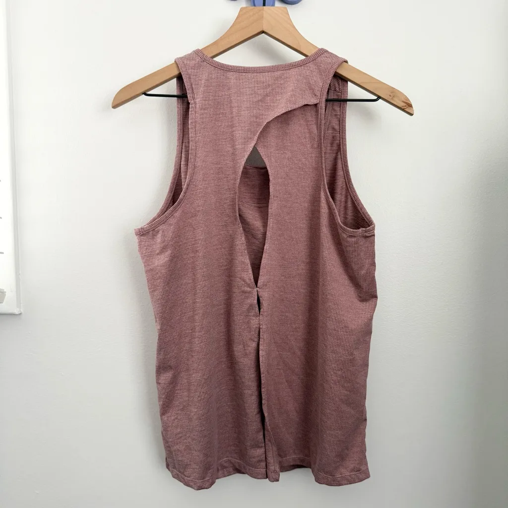 Kindred Bravely Medium Breathable Keyhole Athletic Top Mauve Maternity Nursing Pink Size undefined - Image 4