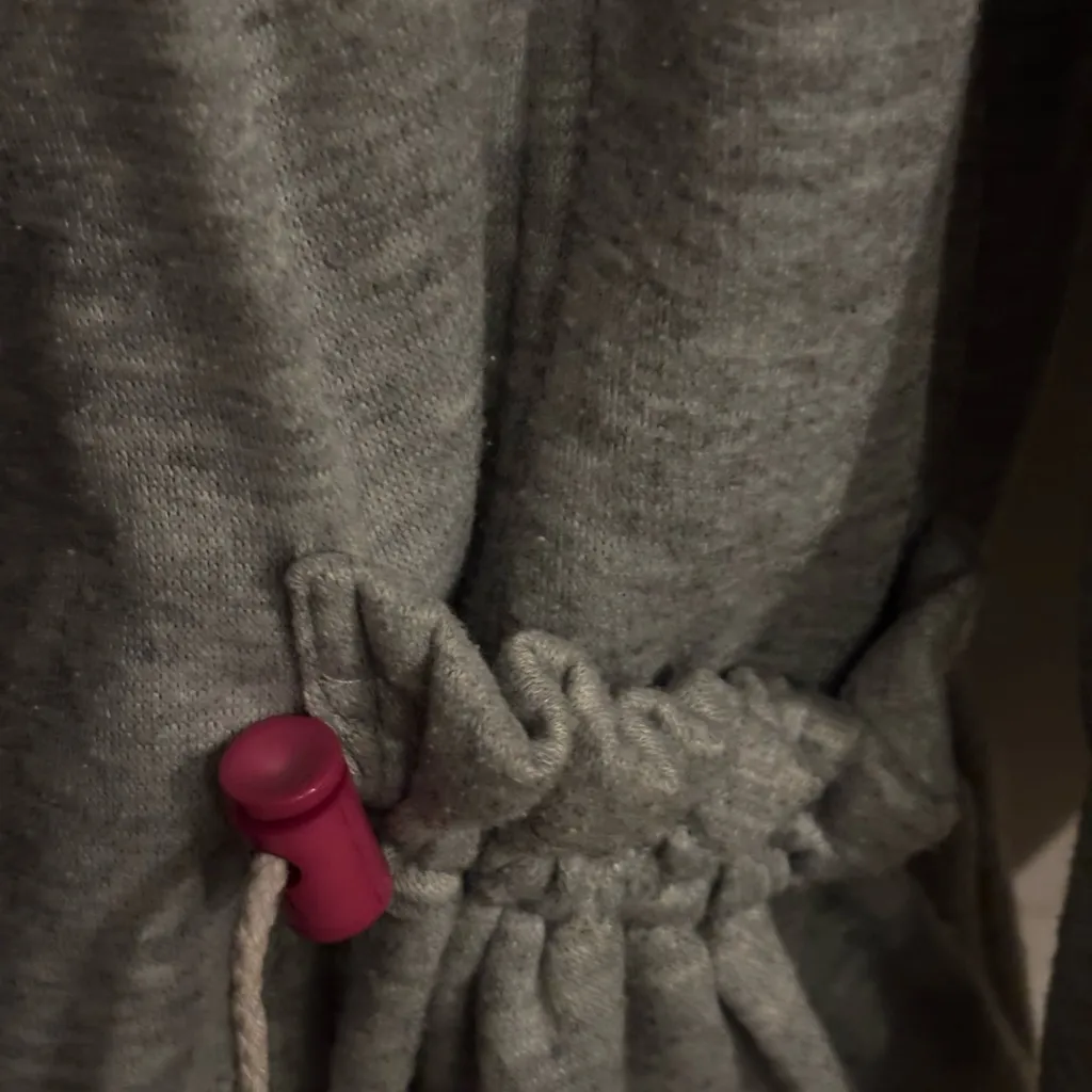 Reversible pink windbreaker and grey sweatshirt jacket. Size‎ medium. Gray - Image 9