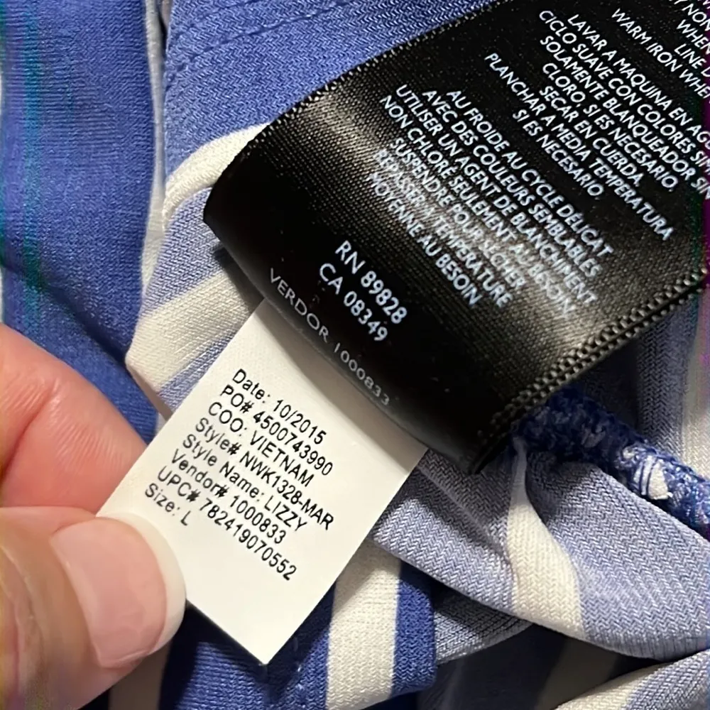 Nine West size large women’s blue white striped Lizzy v-neck 3/4 sleeve blouse - Image 10