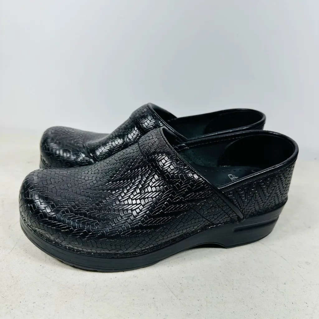 Dansko Professional Nursing Clogs Leather Woven Black Sz 37 / US 7 Chevron - Image 2