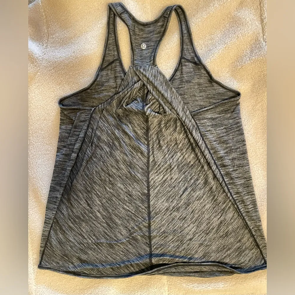 Lululemon Essential Tank Heathered Black/Grey Size 6 - Image 10